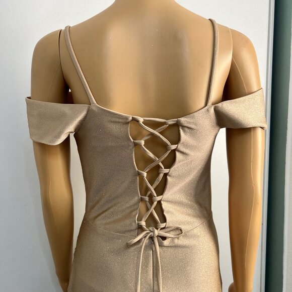 Jo + El Off Shoulder Gown Long Elegant Golden Party Evening Dress Womens Size M - Picture 5 of 16